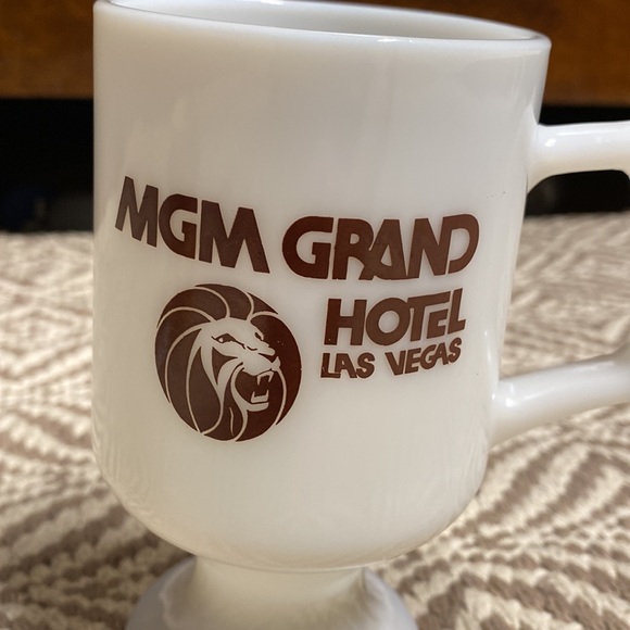 MGM grand hotel Las Vegas vintage cup mug - Picture 2 of 4